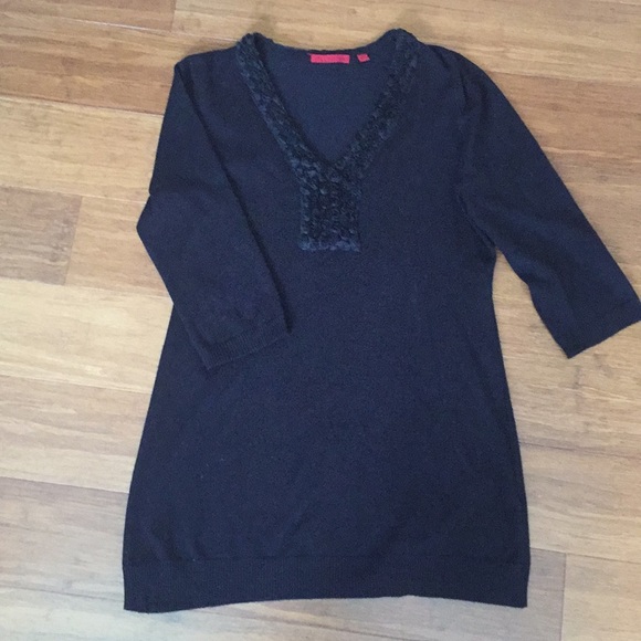 Black Light Knit Top embellished with Roses - Picture 3 of 6